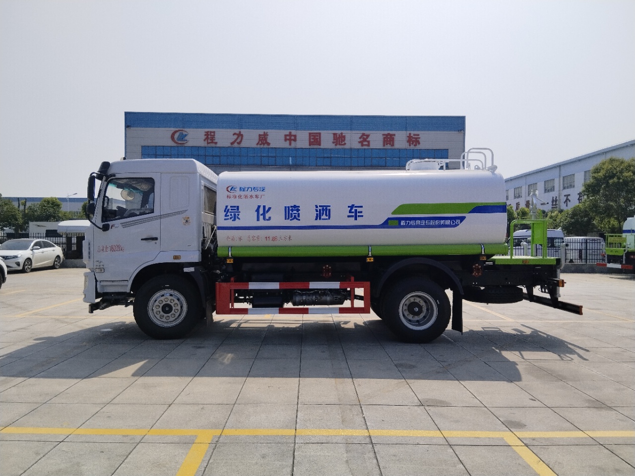 國(guó)六12方東風(fēng)華神灑水車(chē)